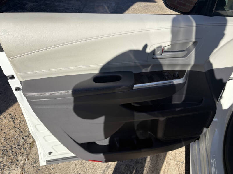 2022 Toyota Sienna LE 8-Passenger