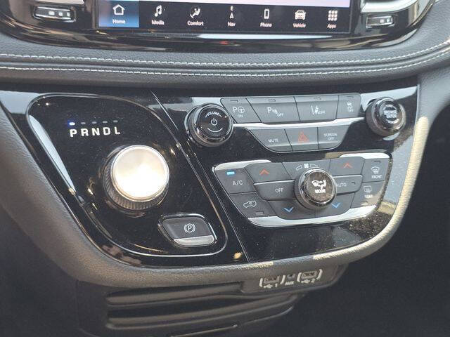 2024 Chrysler Pacifica Plug-In Hybrid Select