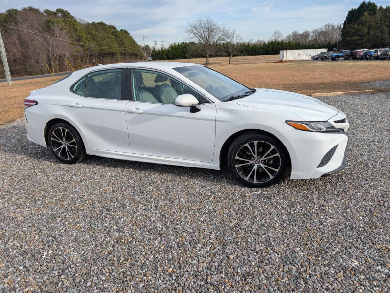 2020 Toyota Camry SE