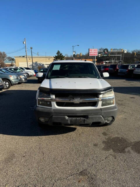 2003 Chevrolet Avalanche for sale at First Choice Auto Center LLC in Cincinnati, OH