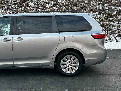 2015 Toyota Sienna LE 7-Passenger