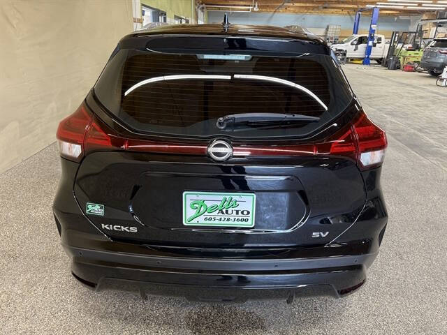 2022 Nissan Kicks SV