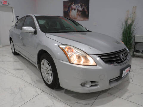 2011 Nissan Altima for sale at Dealer One Auto Credit in Oklahoma City OK