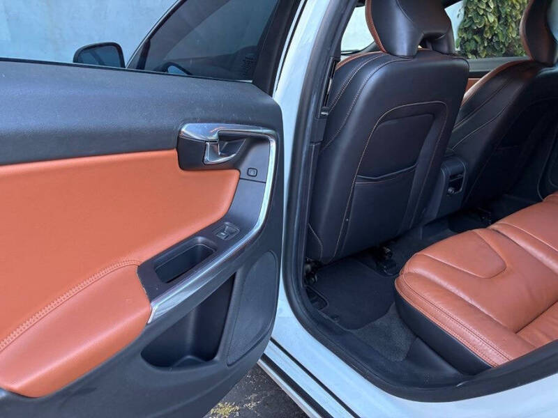 2015 Volvo V60 T5 Drive-E Premier