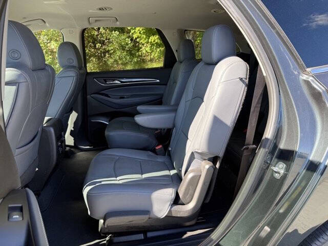 2021 Buick Enclave Essence