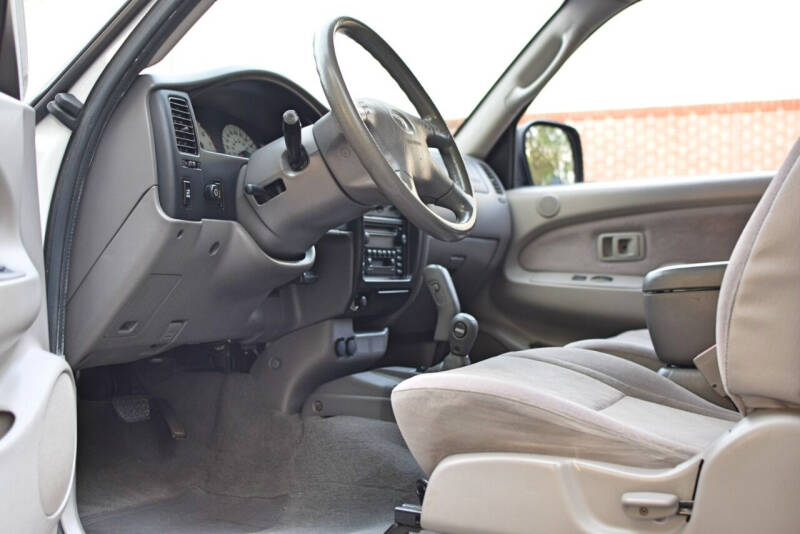 2003 Toyota Tacoma Base photo 38