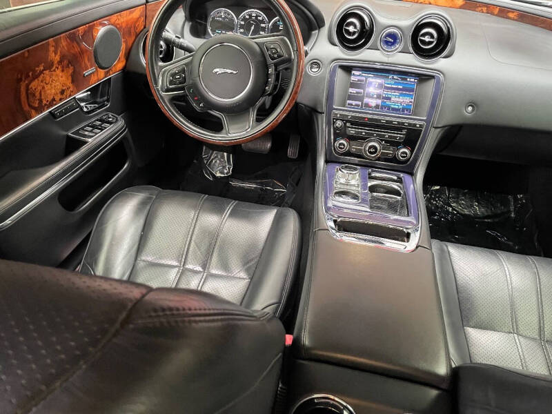2013 Jaguar XJ