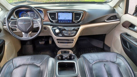 2017 Chrysler Pacifica Touring-L Plus