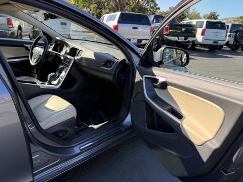 2017 Volvo V60 T5 Premier