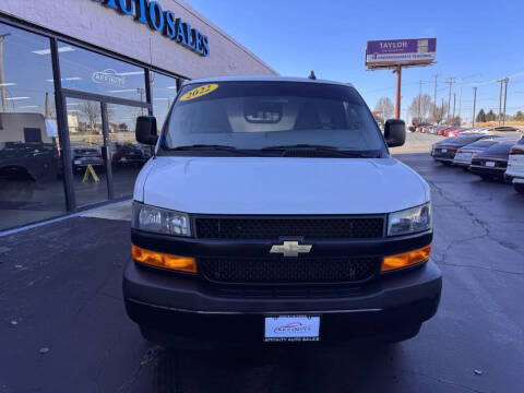 2022 Chevrolet Express 2500