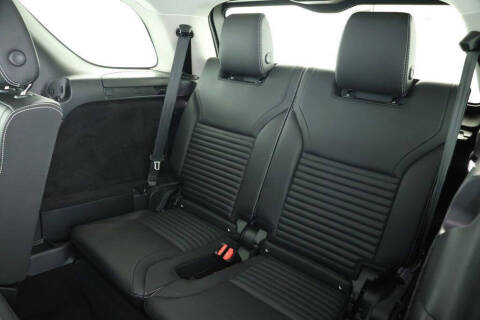 2024 Land Rover Discovery P300 S