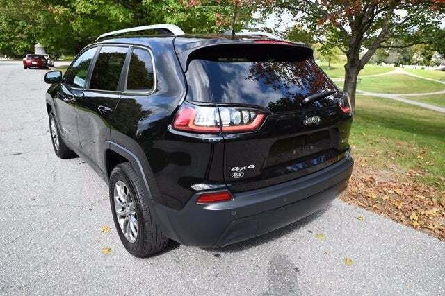 2019 Jeep Cherokee Latitude Plus photo 3