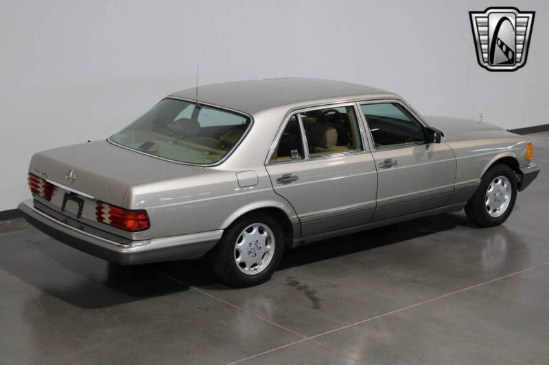 1988 Mercedes-Benz 560-Class 560 SEL