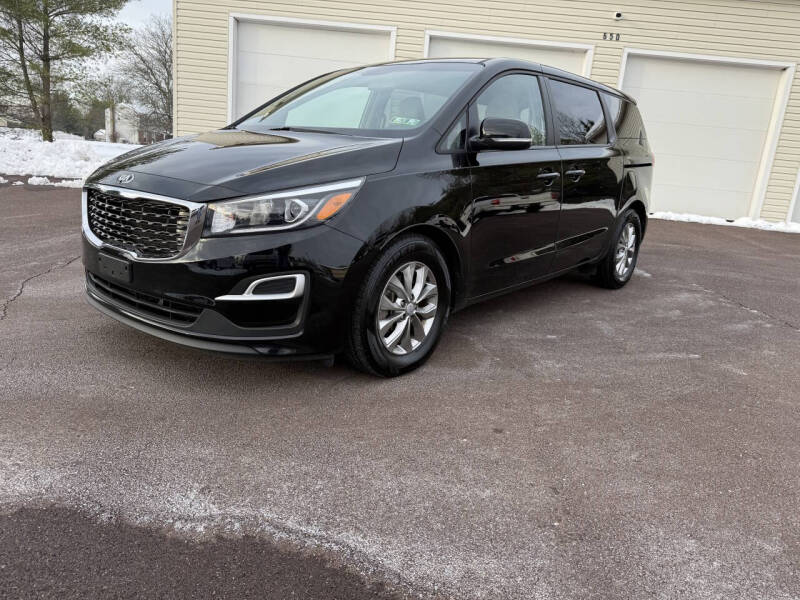 2019 Kia Sedona LX's photo