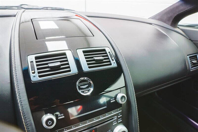 2011 Aston Martin V12 Vantage