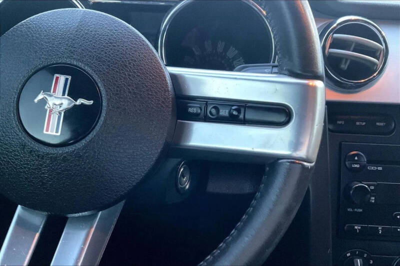 2006 Ford Mustang GT Deluxe