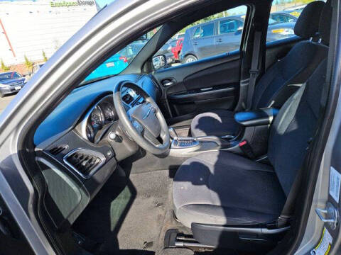 2014 Chrysler 200 LX