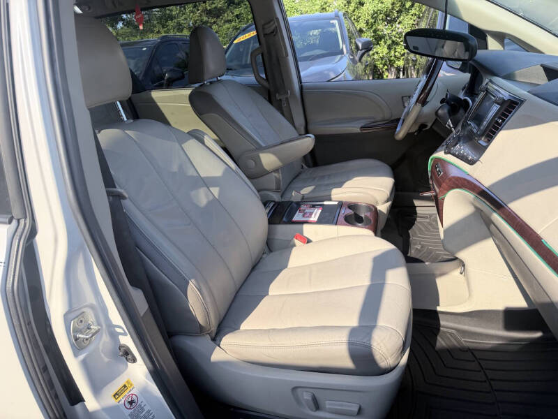 2011 Toyota Sienna Limited 7-Passenger