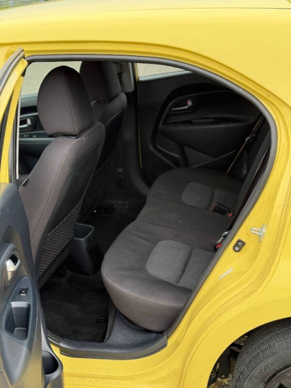 2016 Kia Rio 5-Door LX