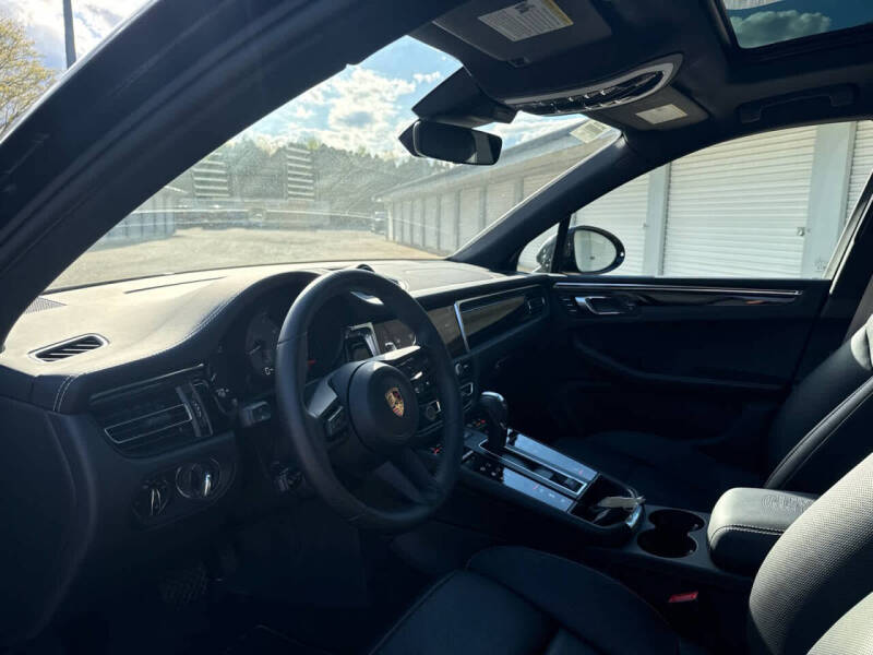 2025 Porsche Macan S