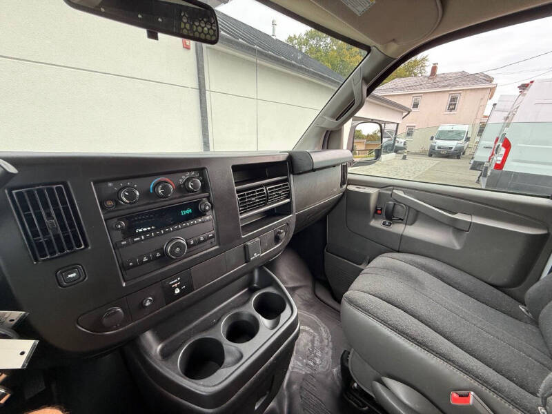 2023 Chevrolet Express 2500