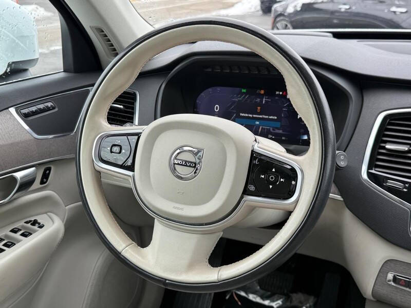 2023 Volvo XC90 B5 Plus Bright Theme