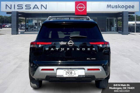 2023 Nissan Pathfinder SL
