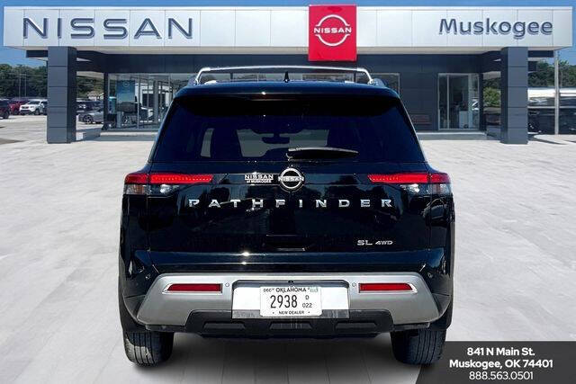 2023 Nissan Pathfinder SL