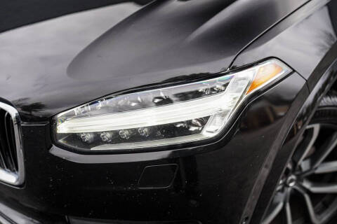 2017 Volvo XC90 T5 Momentum