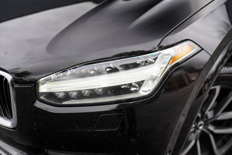 2017 Volvo XC90 T5 Momentum