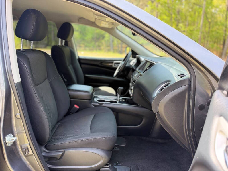 2020 Nissan Pathfinder SV