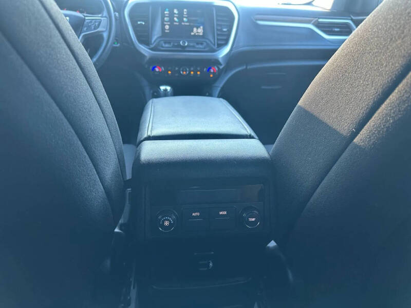 2017 GMC Acadia SLE-2