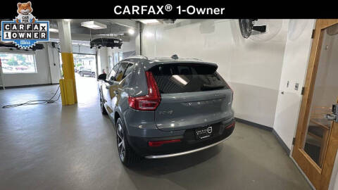 2023 Volvo XC40 B5 Plus Bright Theme