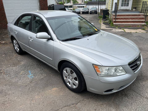 2009 Hyundai Sonata for sale at UNION AUTO SALES in Vauxhall NJ