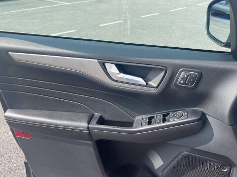 2022 Ford Escape Titanium