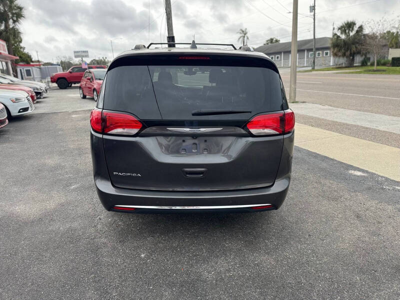 2018 Chrysler Pacifica Touring L