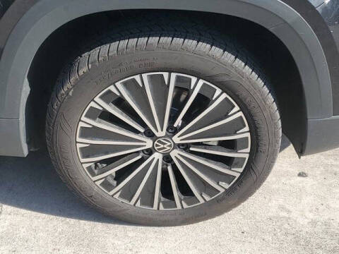 2025 Volkswagen Taos SE