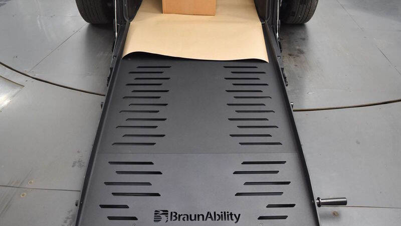 2025 Chrysler Voyager LX