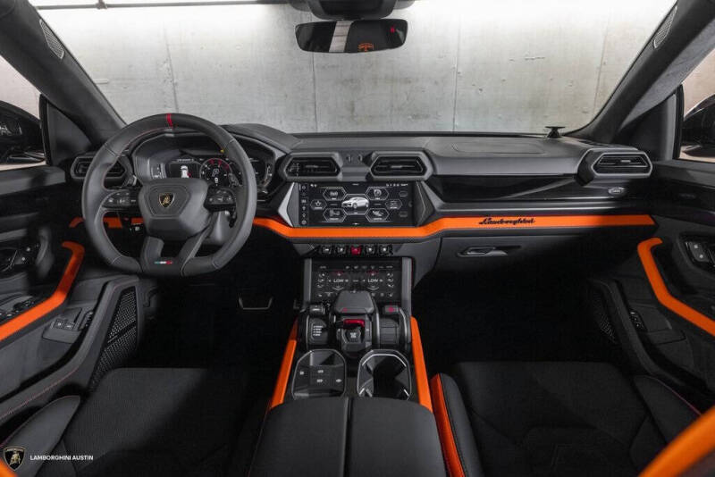 2025 Lamborghini Urus SE