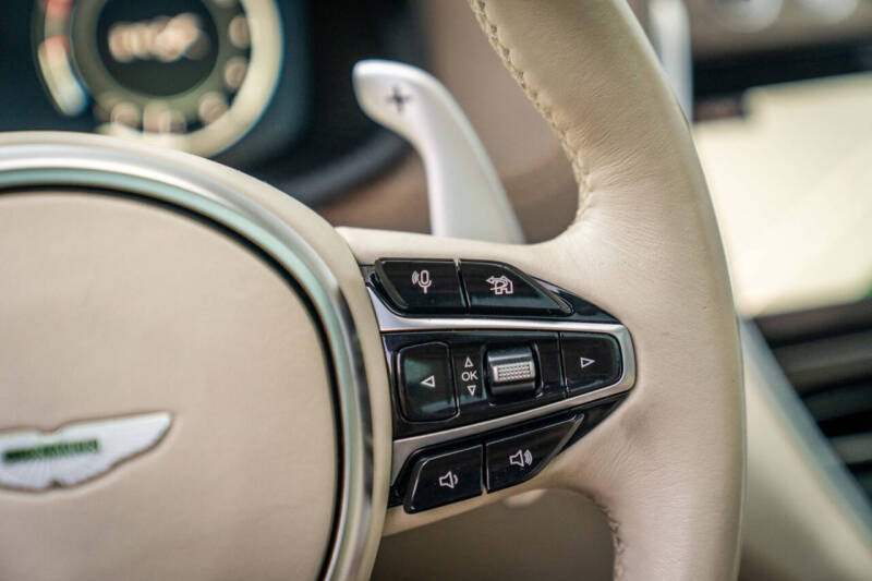 2021 Aston Martin DBX