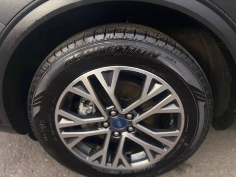 2020 Ford Escape Titanium