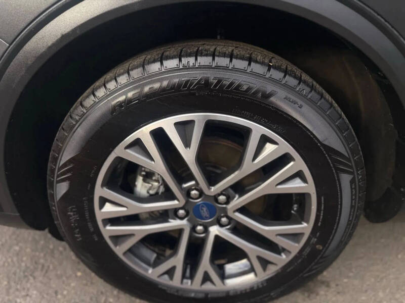 2020 Ford Escape Titanium