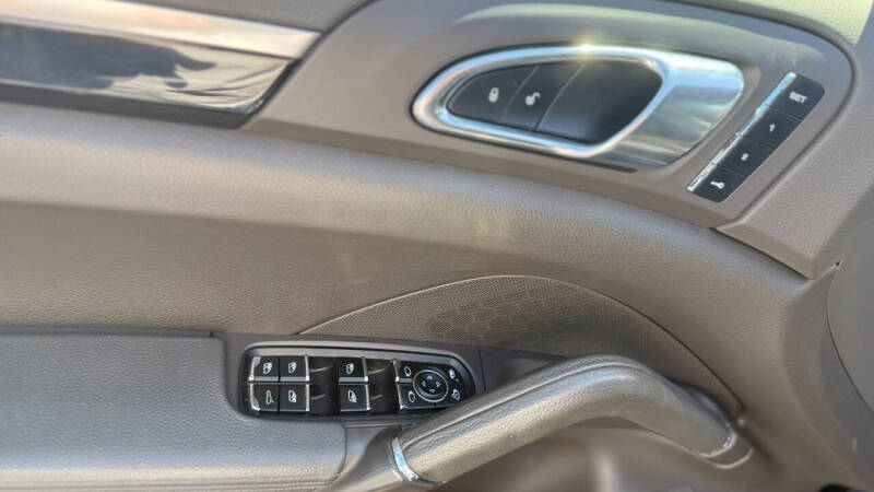 2017 Porsche Cayenne S E-Hybrid