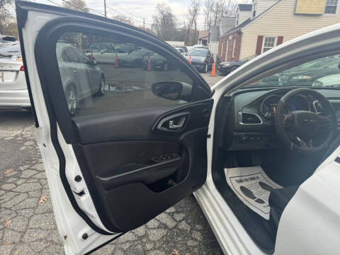 2016 Chrysler 200 Limited