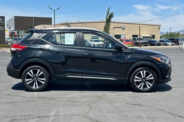 2020 Nissan Kicks SR