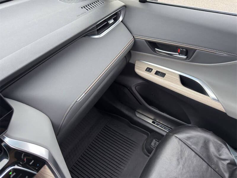 2023 Toyota Venza XLE