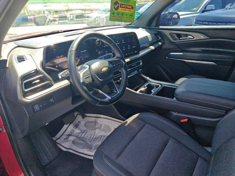 2025 Chevrolet Traverse LT