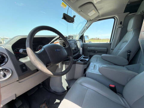 2013 Ford E-Series E-350 SD