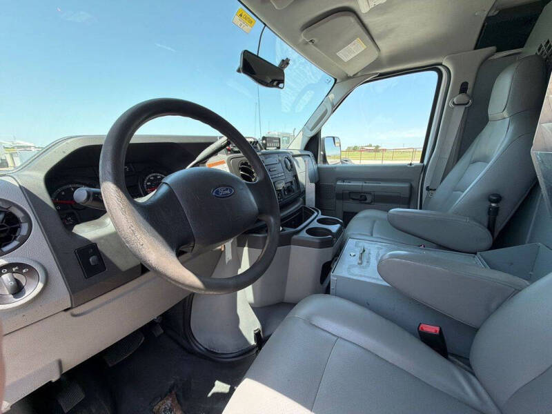 2013 Ford E-Series E-350 SD