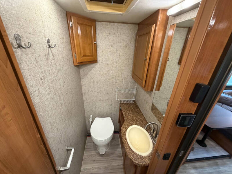 2018 Coachmen RV Leprechaun 319MB